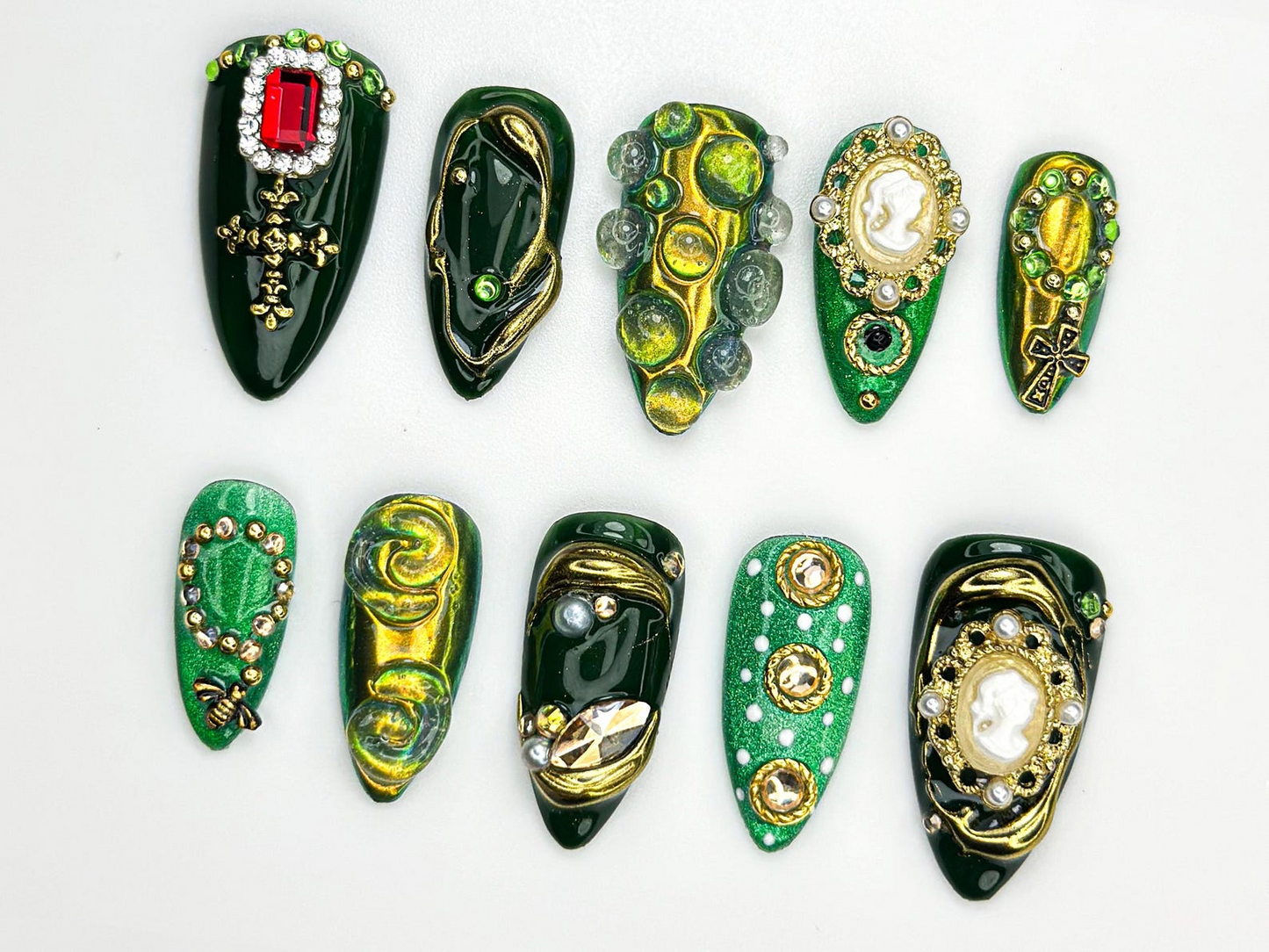 Royal Green Gold Press On Nails | Gold Foil Cameo Nail Art | Baroque Gemstone Nail Design | Victorian Green Press Ons | Retro Nails| JB866H