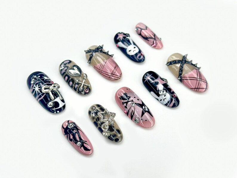 Gothic Bunny & Punk Heart Press On Nails | Y2K Alternative Nail Art | Pink Plaid, Stars And Skulls | Cute Bunny Gothic Vibes | HB1046EP