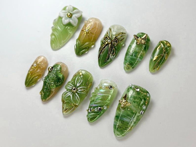 Hand-Painted Forest Green Press On Nails | Botanical Nail Design | Green Nature-Inspired Nails | Green Nature-Inspired Nails | JB705HK