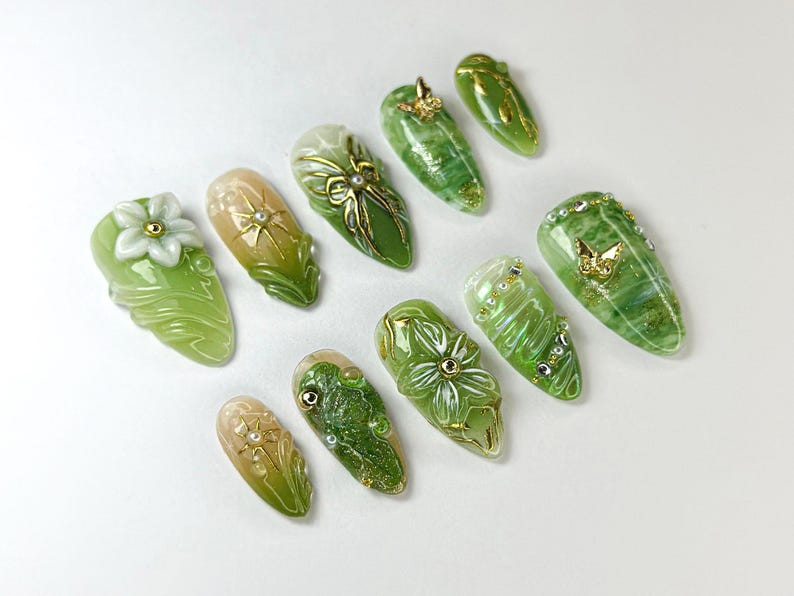 Hand-Painted Forest Green Press On Nails | Botanical Nail Design | Green Nature-Inspired Nails | Green Nature-Inspired Nails | JB705HK