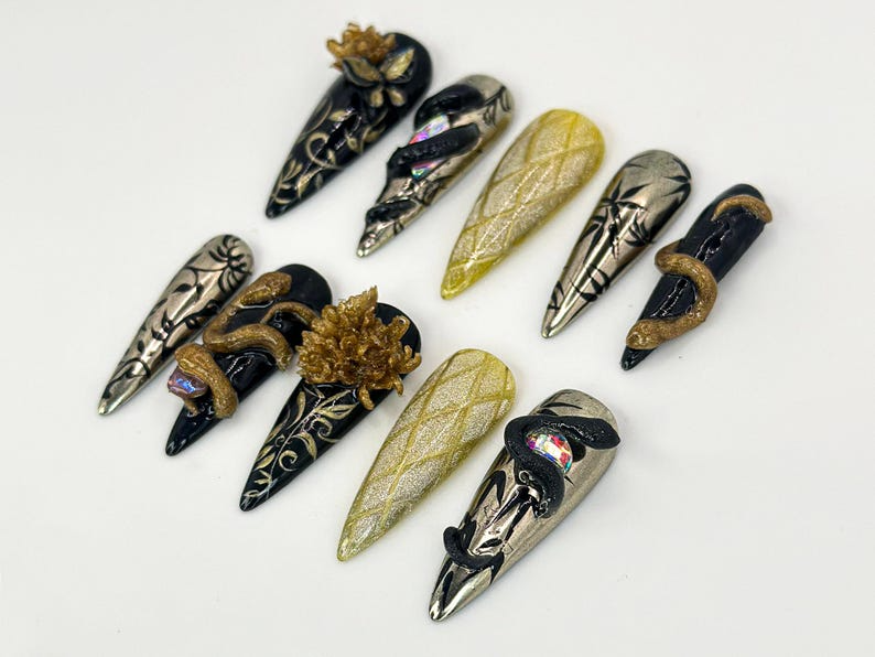 Unique Snake-Inspired Press On Nails | Handmade Snake-Inspired Black & Gold Nail Set | Elegant 3D Snake Design | Long Stiletto Nail |JB637HC