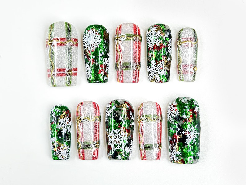 Holiday Sparkle Green Press On Nails For Christmas | Red Green Christmas Nails | Snowflake Glitter Nail Art | Festive Press Ons | Winter Nails | JC227HC