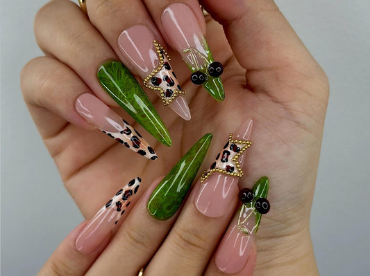 Jungle Safari Glam Press On Nails | Leopard Print & Green Tropical Accents | 3D Gold Chain Detailing | Exotic Safari-Inspired Nail | JC142EC
