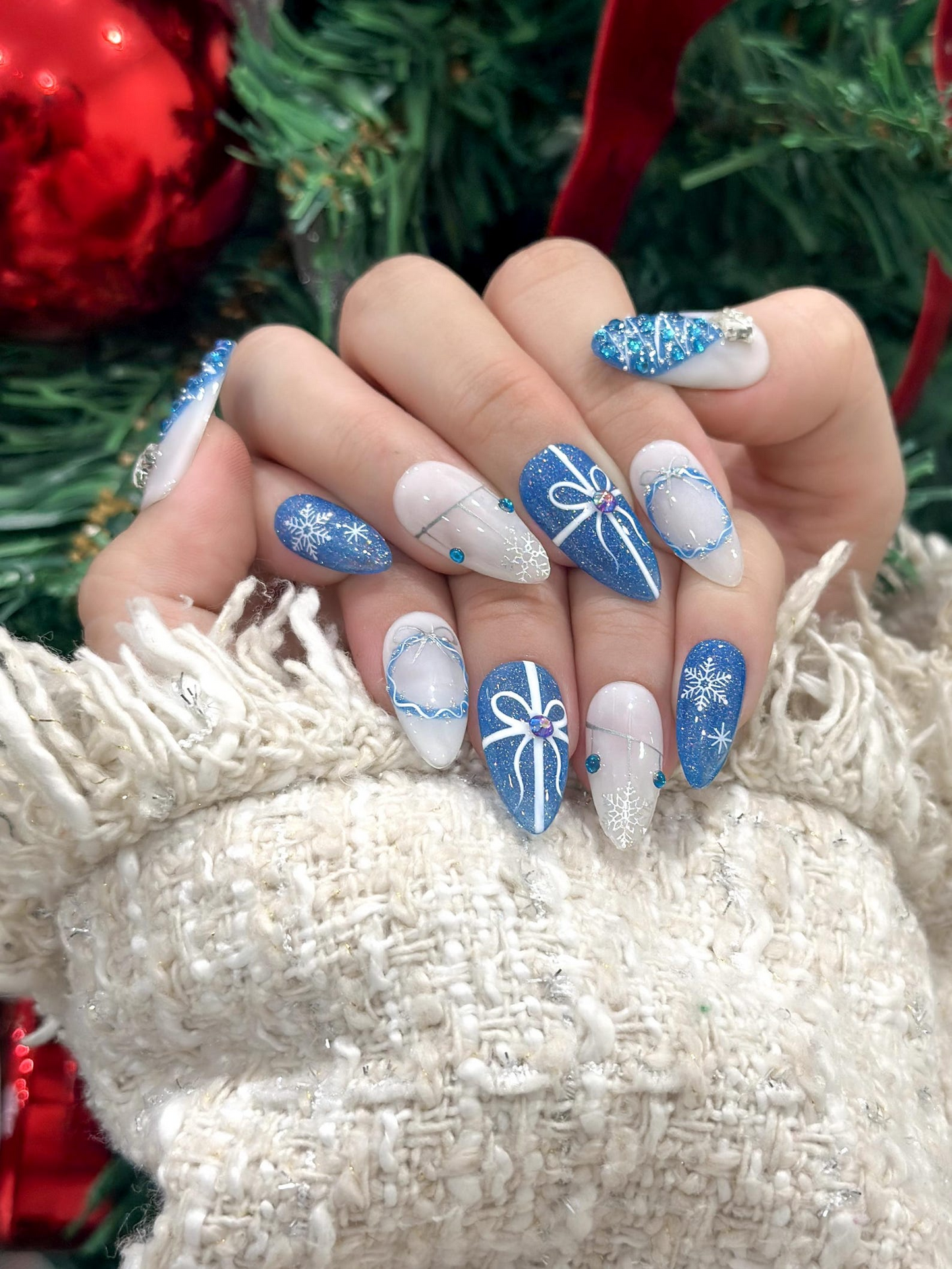 Frosty Blue Winter Gift Press On Nails For Christmas | Snowflake Glitter Christmas Nails | Blue White Holiday Set | 3D Icy Tree Accent | DC930EC