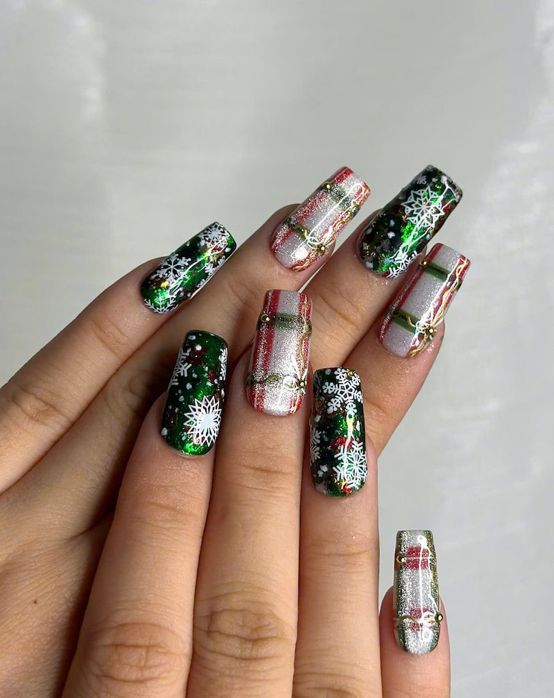Holiday Sparkle Green Press On Nails For Christmas | Red Green Christmas Nails | Snowflake Glitter Nail Art | Festive Press Ons | Winter Nails | JC227HC