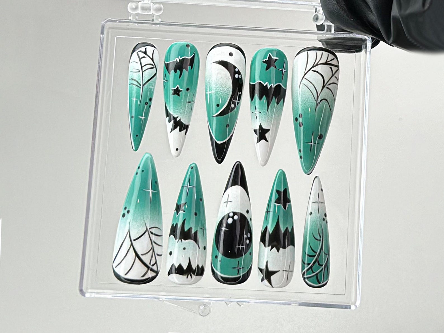 Gothic Halloween Press On Nails | Green Ombre Gothic Nails | Spooky Green Ombre Nail Art | Y2k Nails | Gothic Nails | Press Ons | HB577TK