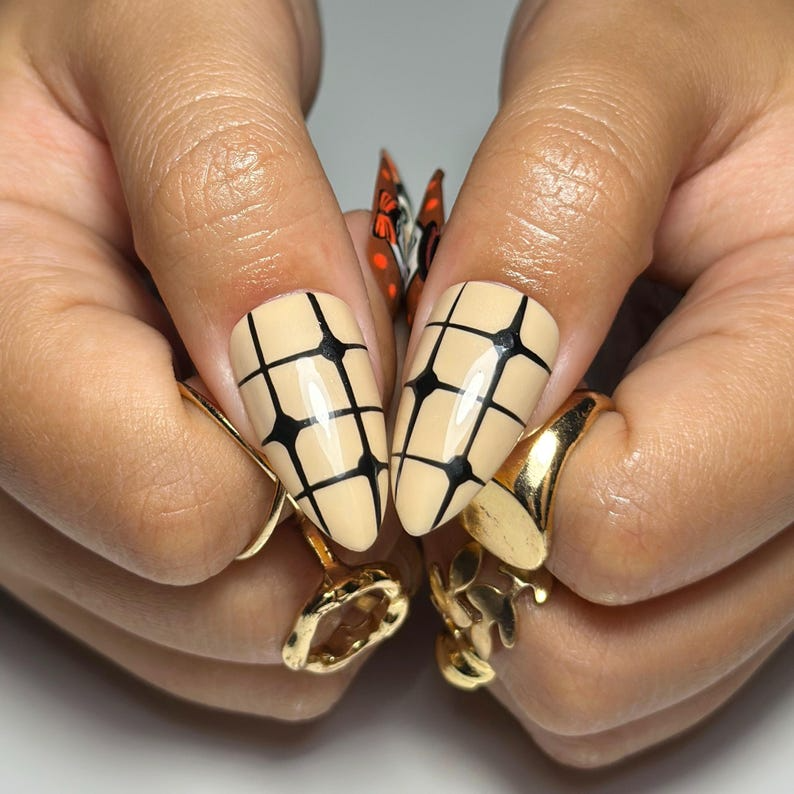 Gothic Skull Halloween Press On Nails | Black & White Creepy Nail Art | Halloween Horror Inspired | Unique Gothic Nail Set| JB150HC (Copy)