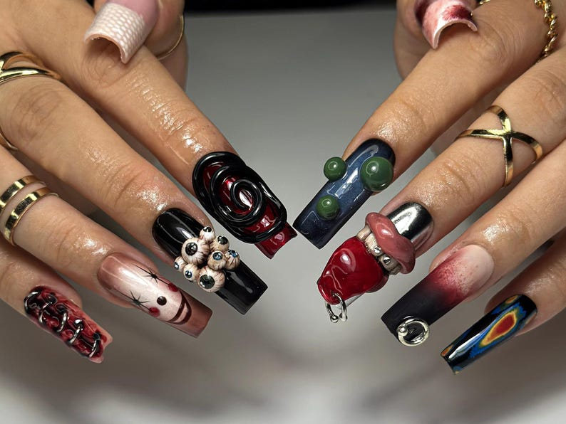 Dark Carnival Horror Press On Nails | 3D Creepy Clown Nail Art | Gothic Horror Eyes & Chains | Edgy Halloween Statement Set | JB144EK