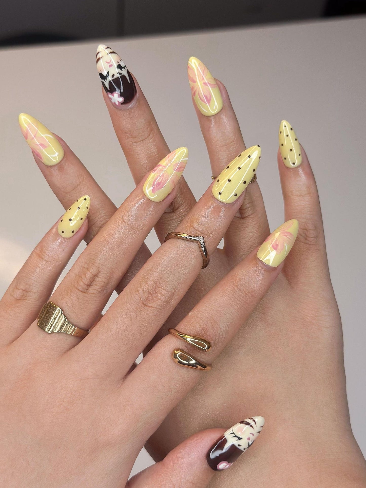 Polka Dot Butter Yellow Nails | Hand-Painted Vintage Anime Press Ons | Luxury 3D Floral Custom Trending 2026 Almond Art | OB389IG
