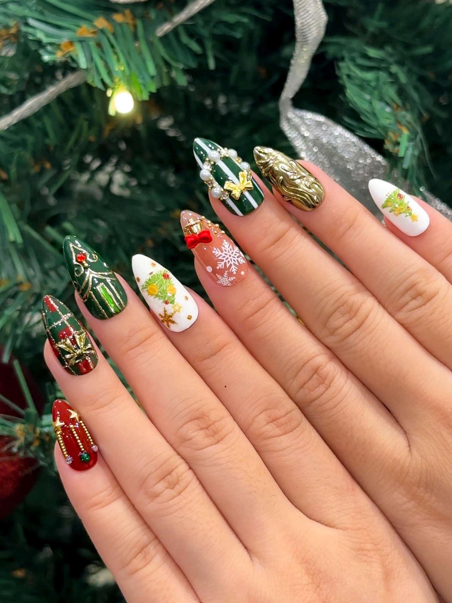 Luxury Christmas Ornament Press On Nails | Green–Red Holiday Nail Art | 3D Ornament & Bow Nails | Winter Festive Press Ons | JC250EK
