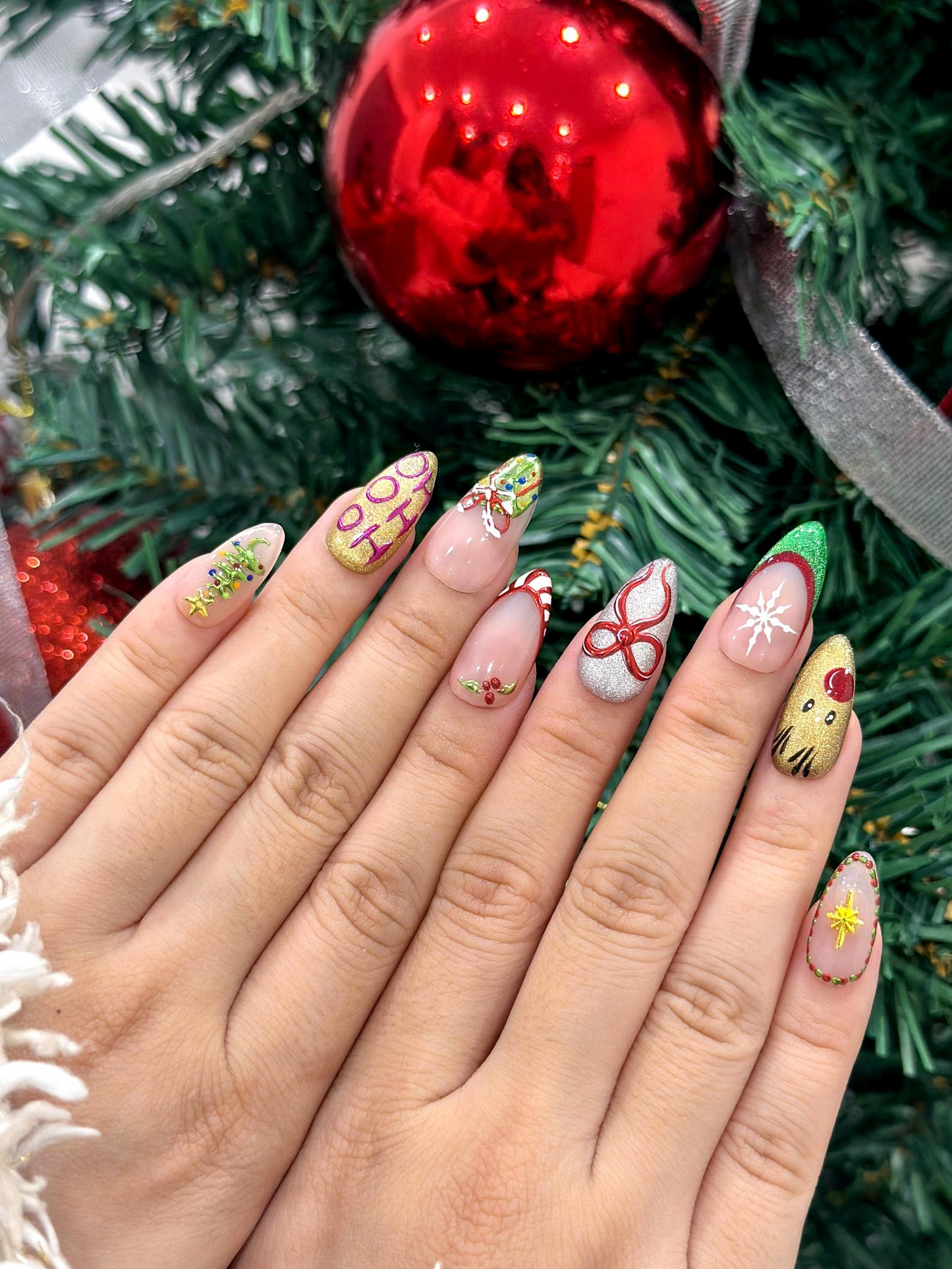 Reindeer Lights Christmas Press On Nails | Red Green Gold Festive Nails | Holiday Art | Snowflake & Gift Accents | DC935EC