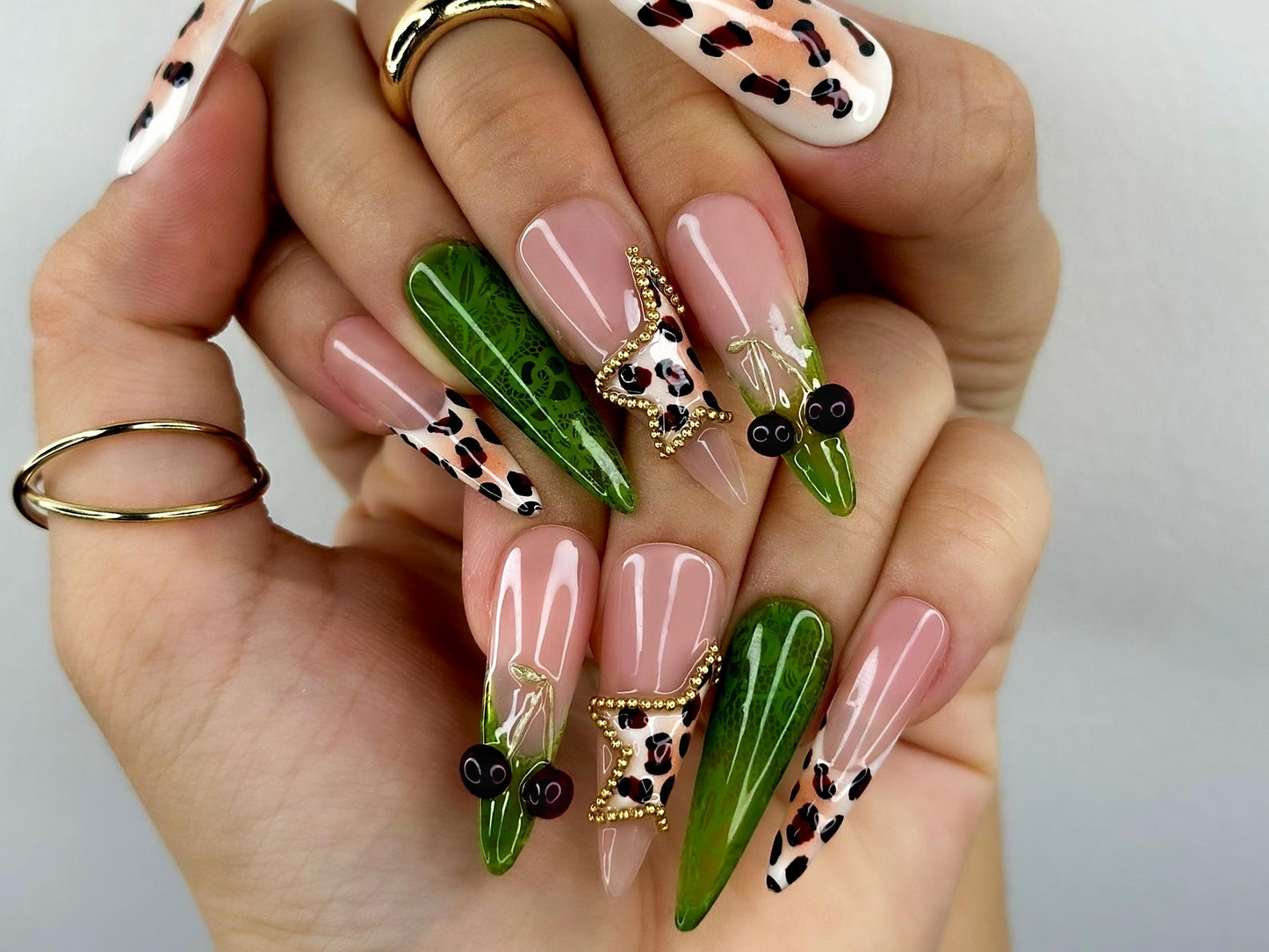 Jungle Safari Glam Press On Nails | Leopard Print & Green Tropical Accents | 3D Gold Chain Detailing | Exotic Safari-Inspired Nail | JC142EC