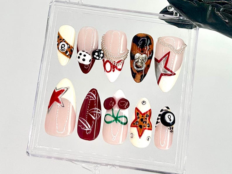 Leopard and Chain Accent Press On Nails | Gaming Themed Nail Art | Stylish Red Star Fake Nails | Leopard Print Accent Press Ons | HC726YC