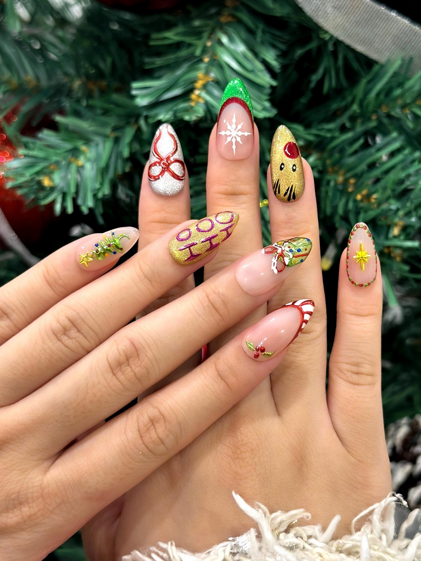 Reindeer Lights Christmas Press On Nails | Red Green Gold Festive Nails | Holiday Art | Snowflake & Gift Accents | DC935EC
