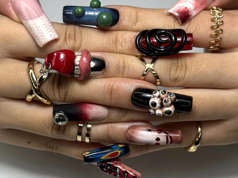 Dark Carnival Horror Press On Nails | 3D Creepy Clown Nail Art | Gothic Horror Eyes & Chains | Edgy Halloween Statement Set | JB144EK