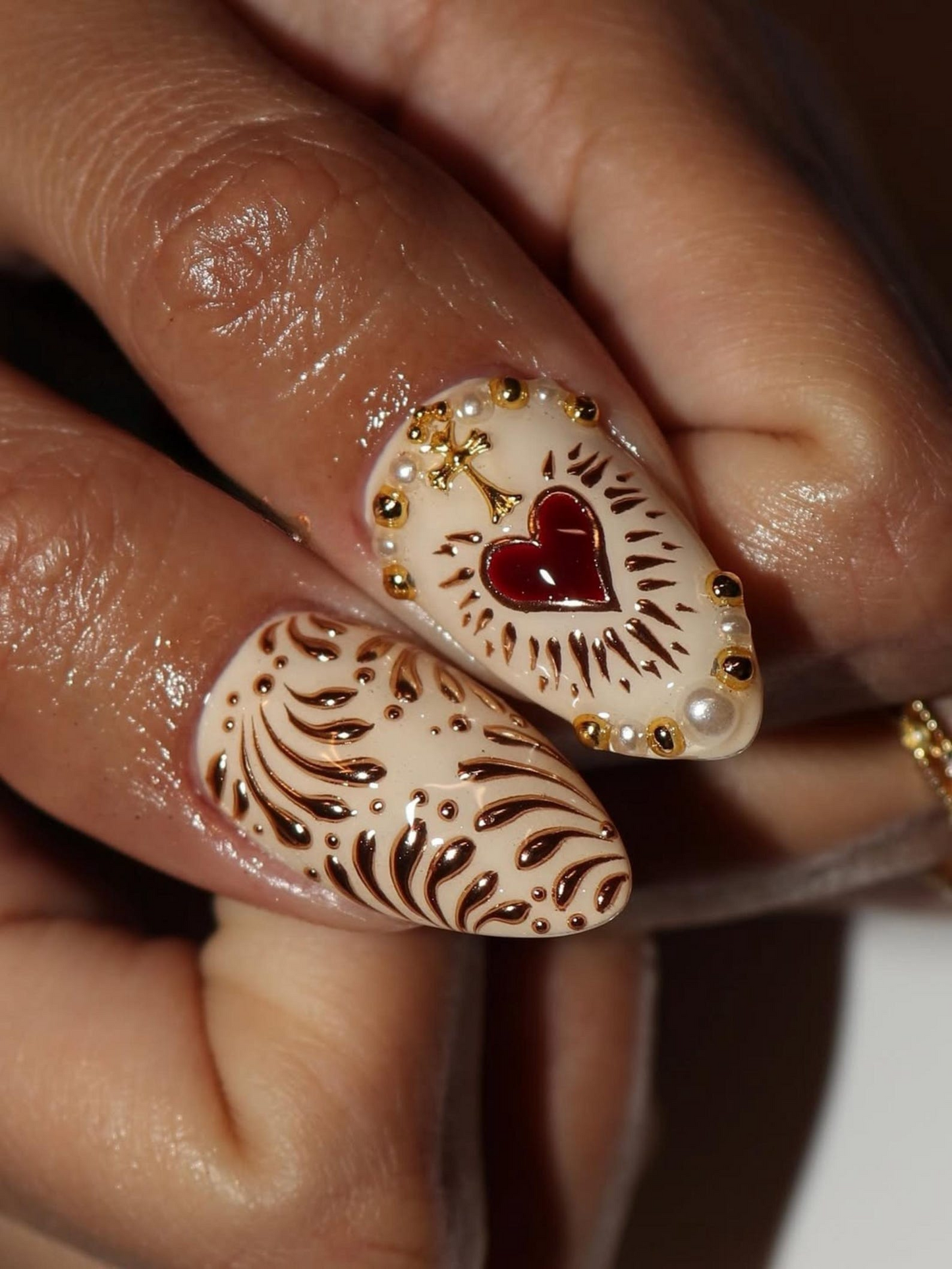 Nail Tabs for Press On Nails – Golden Heart Baroque Press On Nails | Valentine Nails | Ivory Blush French Tips