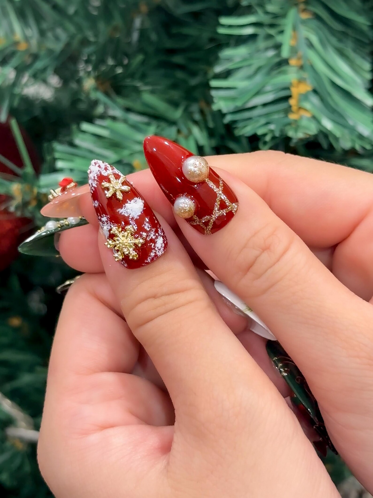 Luxury Christmas Ornament Press On Nails | Green–Red Holiday Nail Art | 3D Ornament & Bow Nails | Winter Festive Press Ons | JC250EK