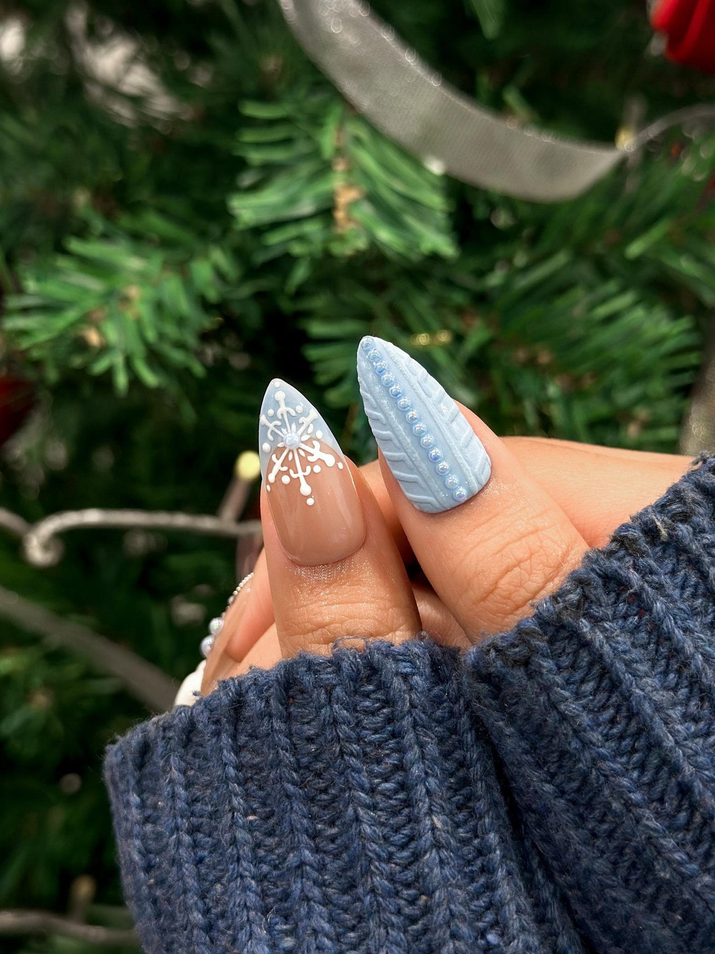 Frosty Snowman Winter Press On Nails | 3D Snowman Christmas Nail Art | 3D Snowman Accent | Crystal Nude Winter Nails | HB1214EC