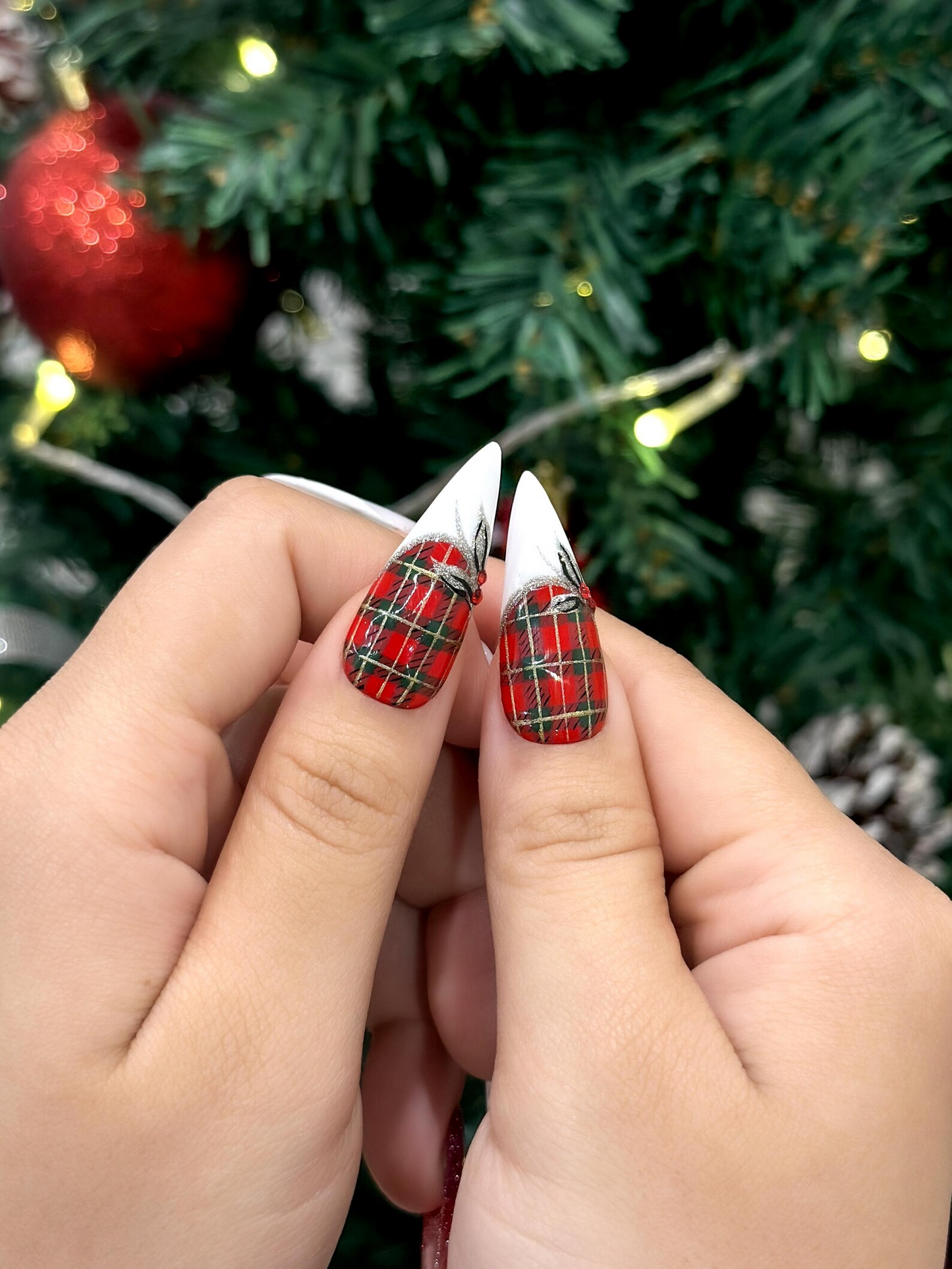 Red Plaid Reindeer Christmas Press On Nails | Holiday Plaid Winter Nail Art | Gold Reindeer Nails | Red Ombre Glitter Nail | JC252EC