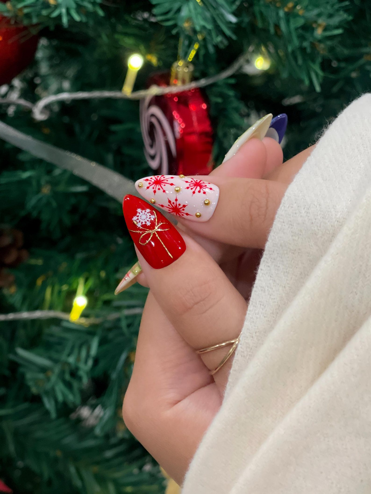 Red & Green Christmas Gift Press On Nails | Christmas Gift Box Nail Art | 3D Ribbon Bow Accent | Snowflake and Festive Pattern Nails|JB241EC