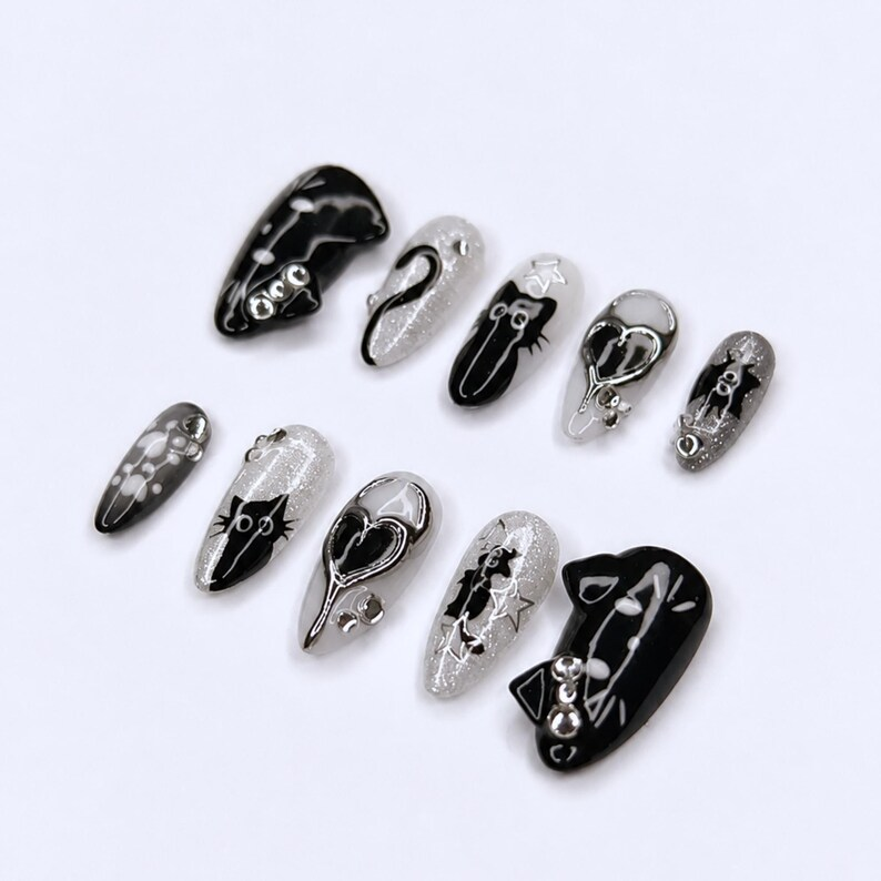 Black Cat Press On Nails with Chrome Heart , Gothic Silver Glitter Fake Nails , Handmade Celestial Nails for Halloween Nails Set , OB478WC