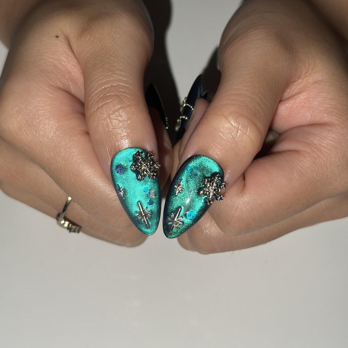Christmas Winter Press On Nails, Teal Cat Eye Long Almond Nails, 3D Snowflake Silver Charms, Handmade Holiday Nail Art, Gift for Her|OB706XA