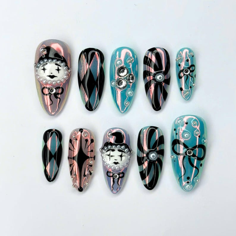 Clown Press On Nails with Vintage Clock, Harlequin Fake Nails in AlmondShape, Handmade Gothic Nail Art for Halloween, Party, Cosplay OB480UC