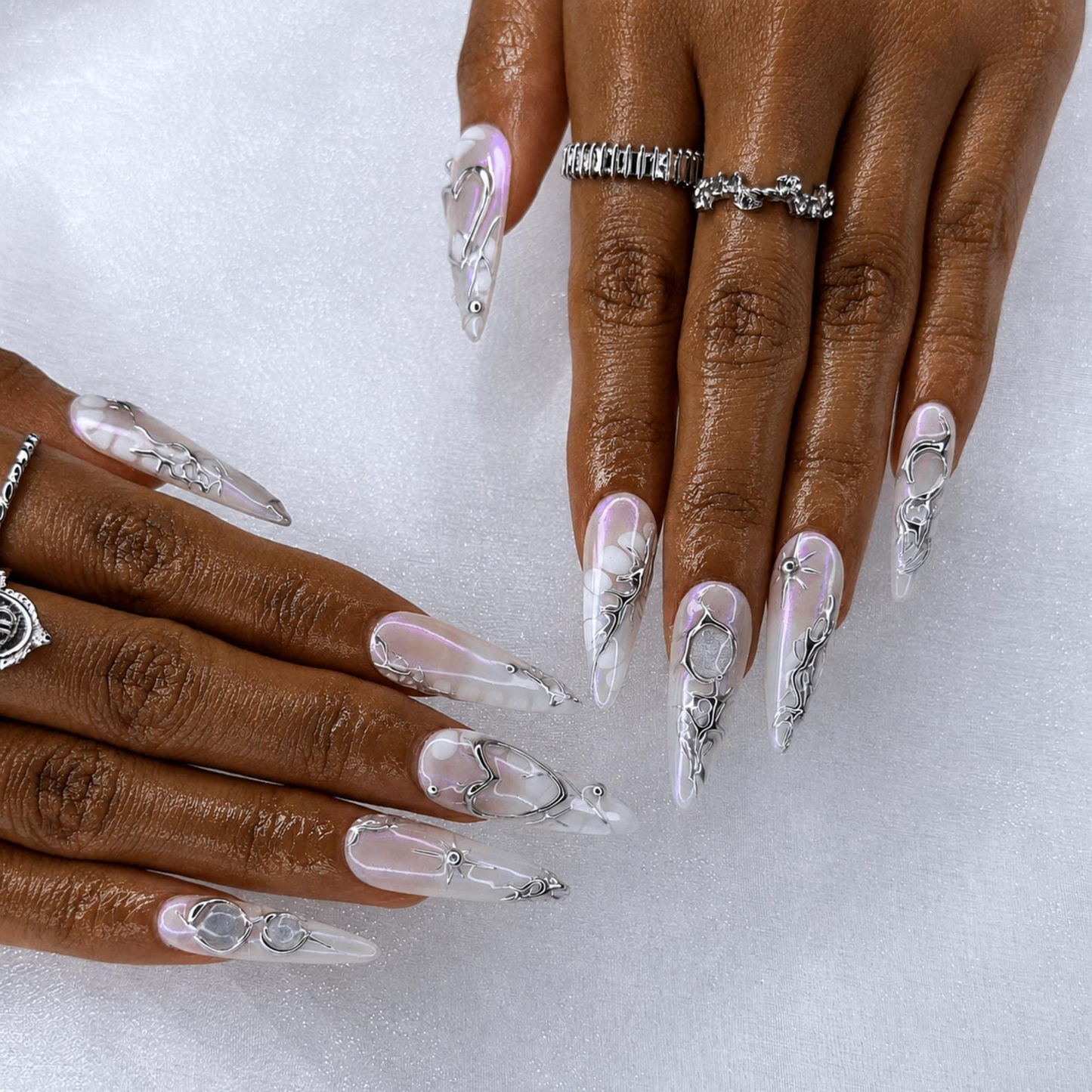Pearl White Press On Nails with Silver Heart , 3D Chrome Fake Nails , Handmade Luxury Nails for Wedding, Party , Press on nails set, OB468W
