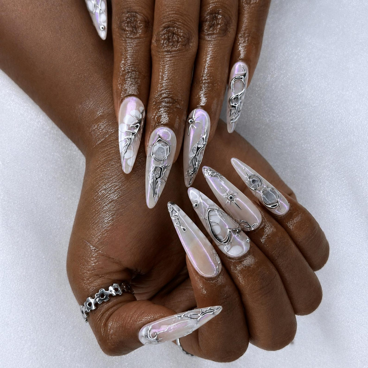 Pearl White Press On Nails with Silver Heart , 3D Chrome Fake Nails , Handmade Luxury Nails for Wedding, Party , Press on nails set, OB468W