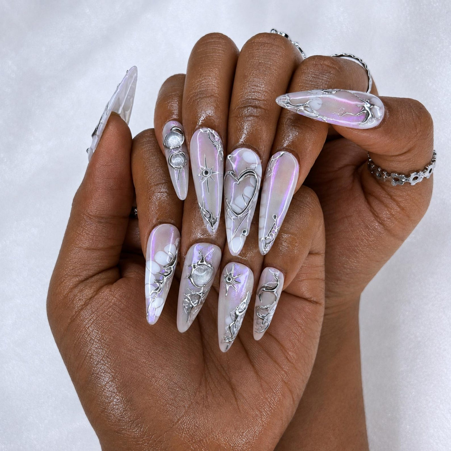 Pearl White Press On Nails with Silver Heart , 3D Chrome Fake Nails , Handmade Luxury Nails for Wedding, Party , Press on nails set, OB468W