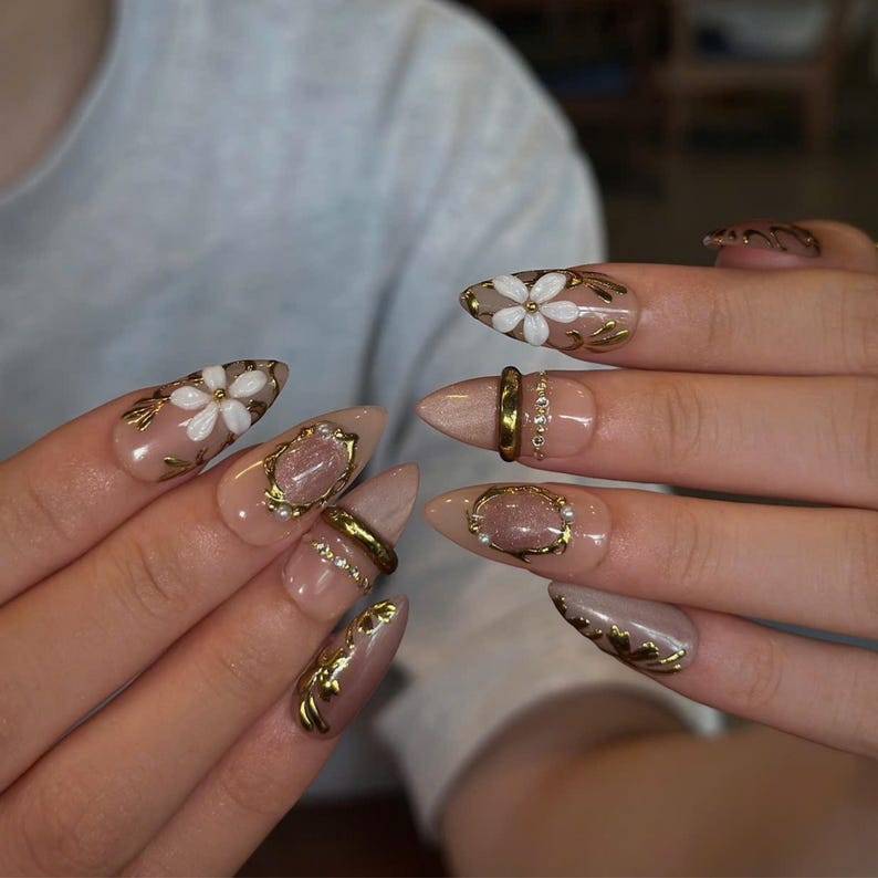 Vintage Floral Press On Nails with 3D Flower | Antique Gold Jewelry Nail Art | Elegant Nude Handmade Nails | OB519UA