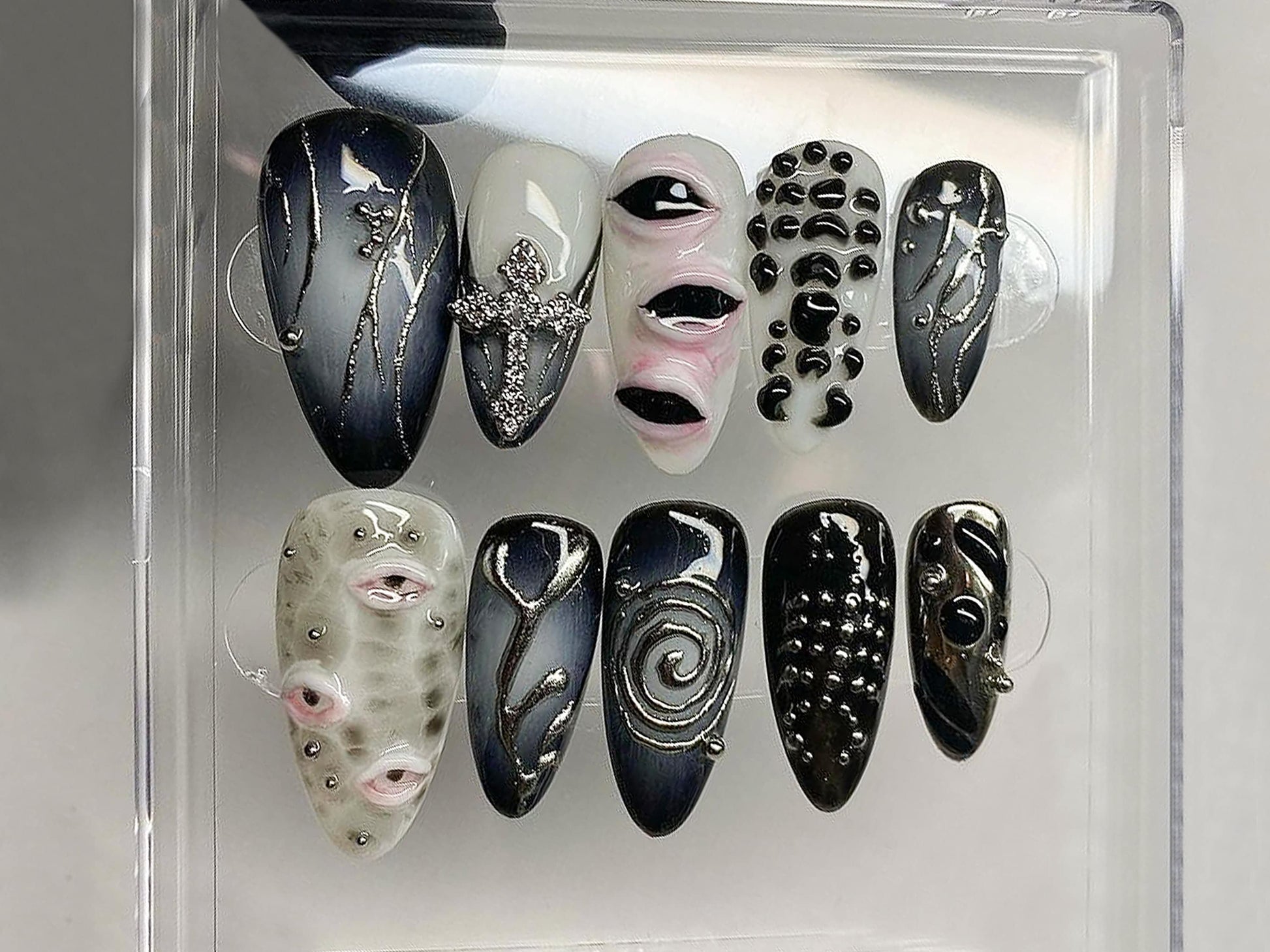 Gothic Swirl 3D Metallic Acrylic Nails