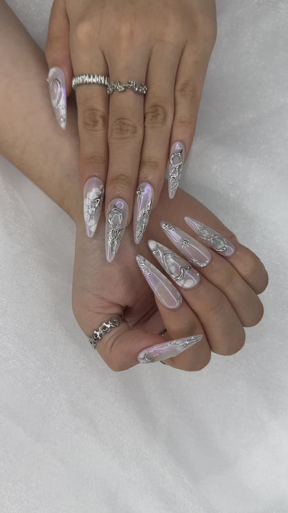Pearl White Press On Nails with Silver Heart , 3D Chrome Fake Nails , Handmade Luxury Nails for Wedding, Party , Press on nails set, OB468W