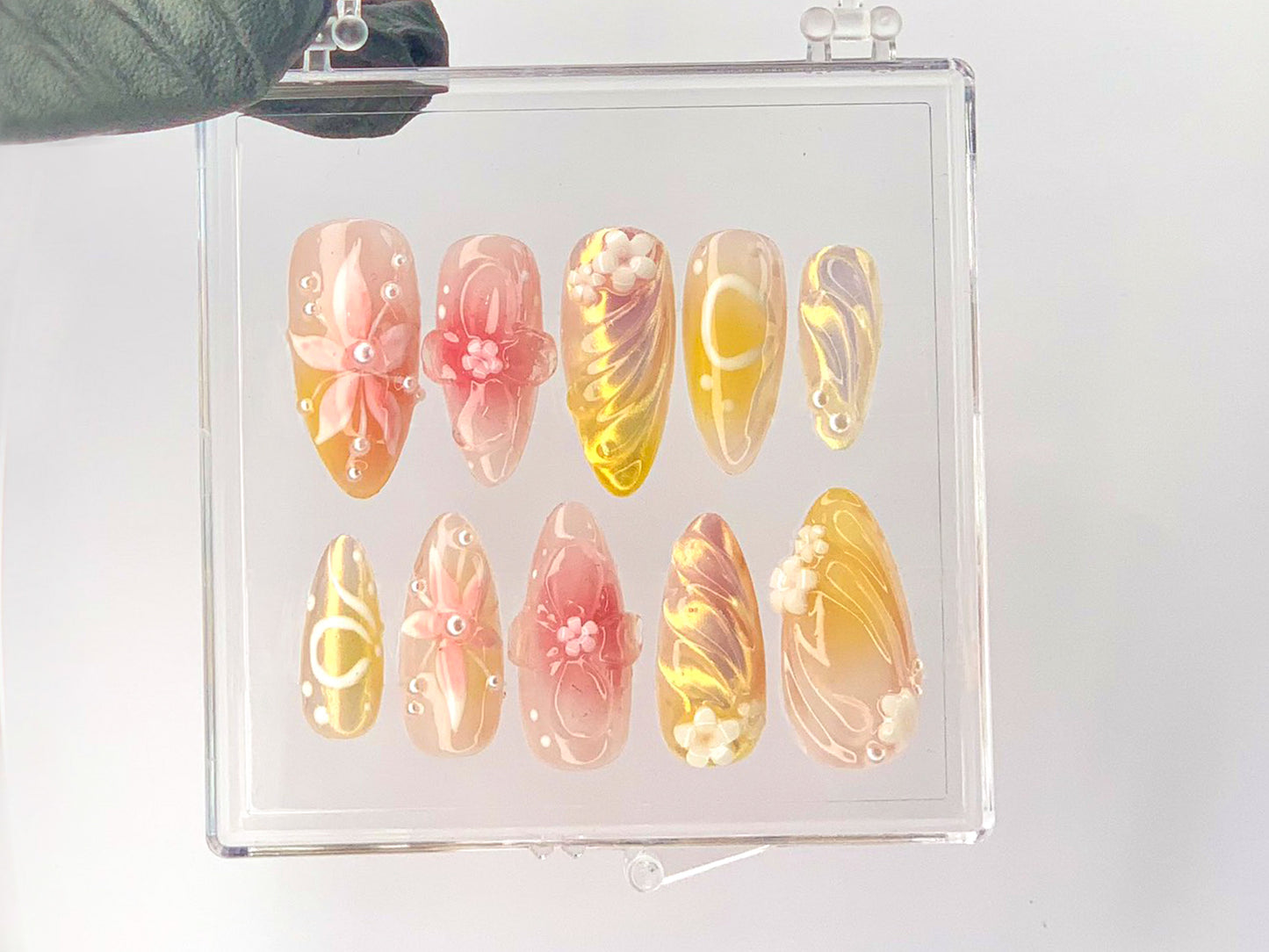 Floral Fantasy Press On Nails | Golden Elegance Fake nails| Chic Blossoms Nail Art | Pretty Petals Nail Charms | Wedding Nails | HD527YL