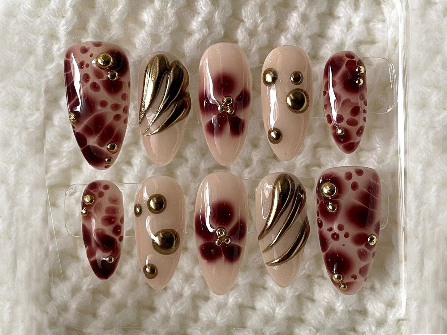 Golden Glam Leopard Press On Nails | Bold and Elegant Leopard Fake Nails | Wild Glamour Nail Art | Classy Nail Polish | Chic Nails | HD524Y